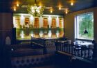 Bakbelyst textiltryck till restaurang